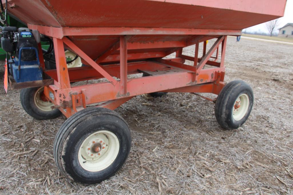 Bradford 250 bu. gravity wagon