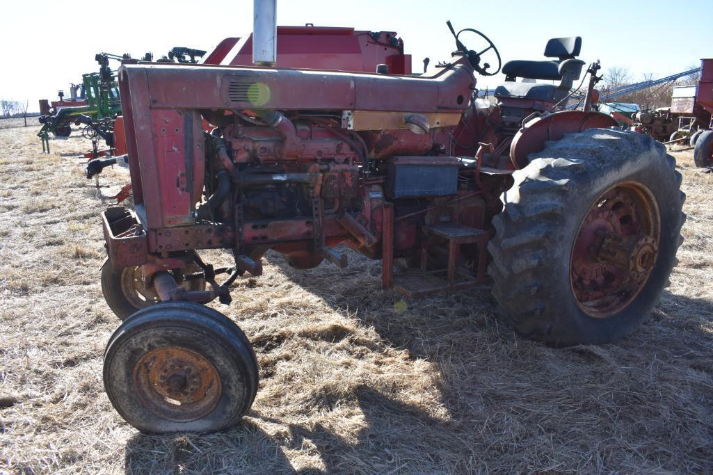 1964 Farmall 806 2wd tractor