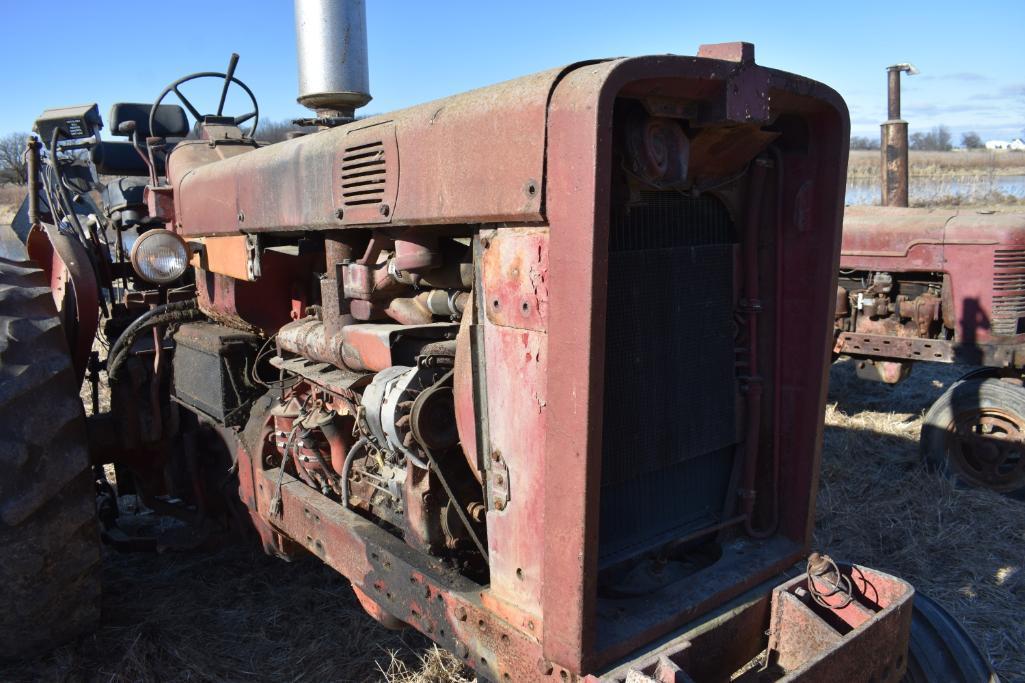 1964 Farmall 806 2wd tractor