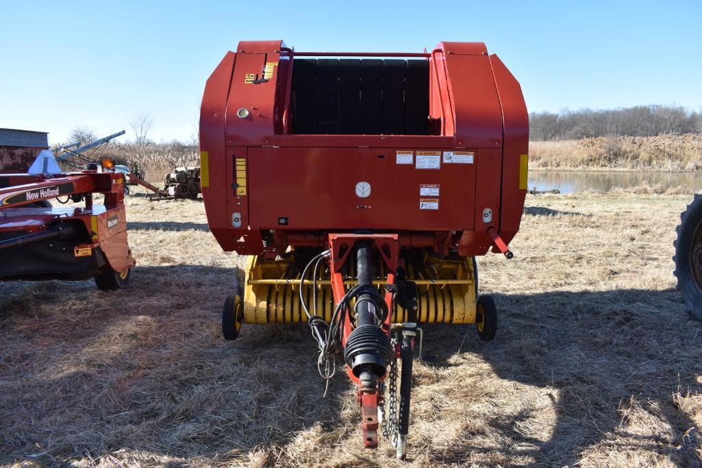 New Holland 740A round baler