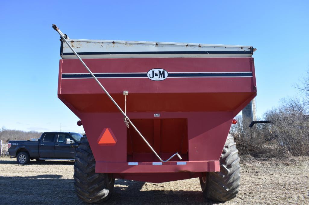 J&M 825-14 grain cart