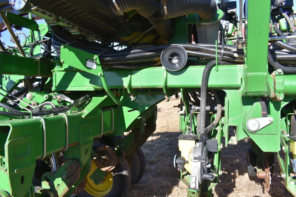 2008 John Deere 1790 16/32 planter