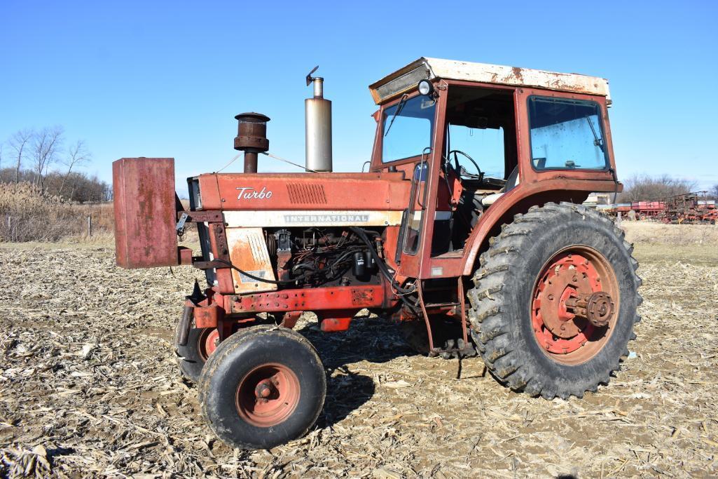 1973 International 1066 2wd tractor