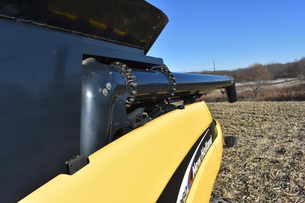 2005 New Holland CR960 2wd combine