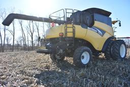 2005 New Holland CR960 2wd combine