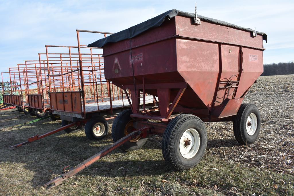 Unverferth 300 bu. gravity wagon