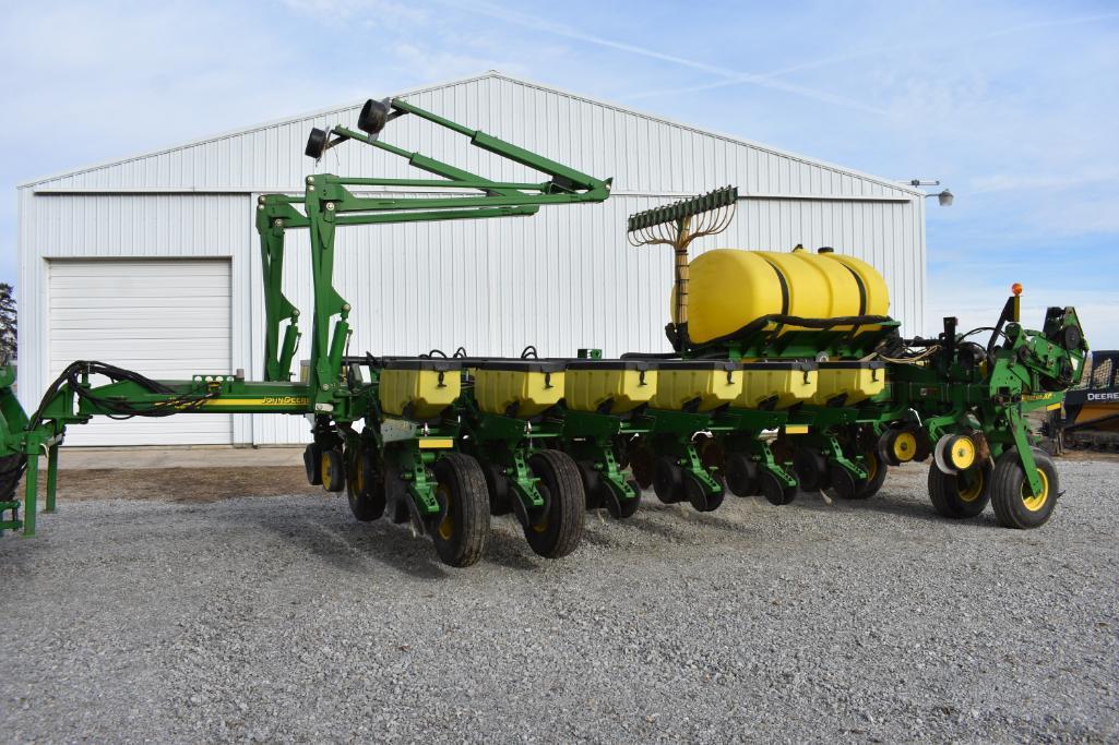 2007 John Deere 1770NT 16 row 30" planter