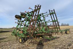 John Deere 960 30' field cultivator