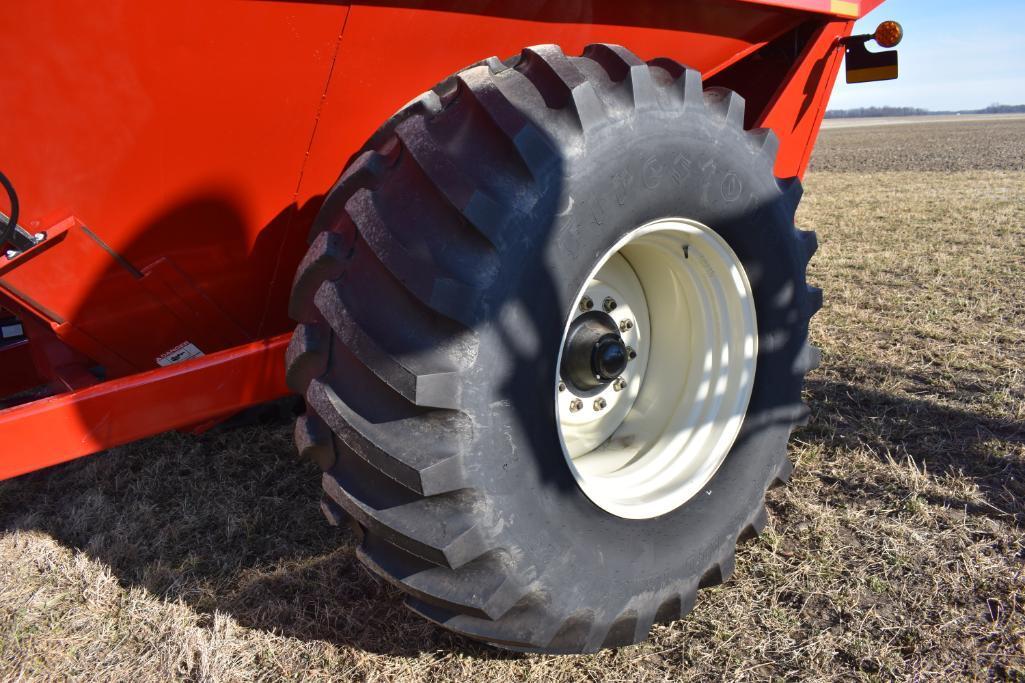 2012 J&M 875-18 grain cart