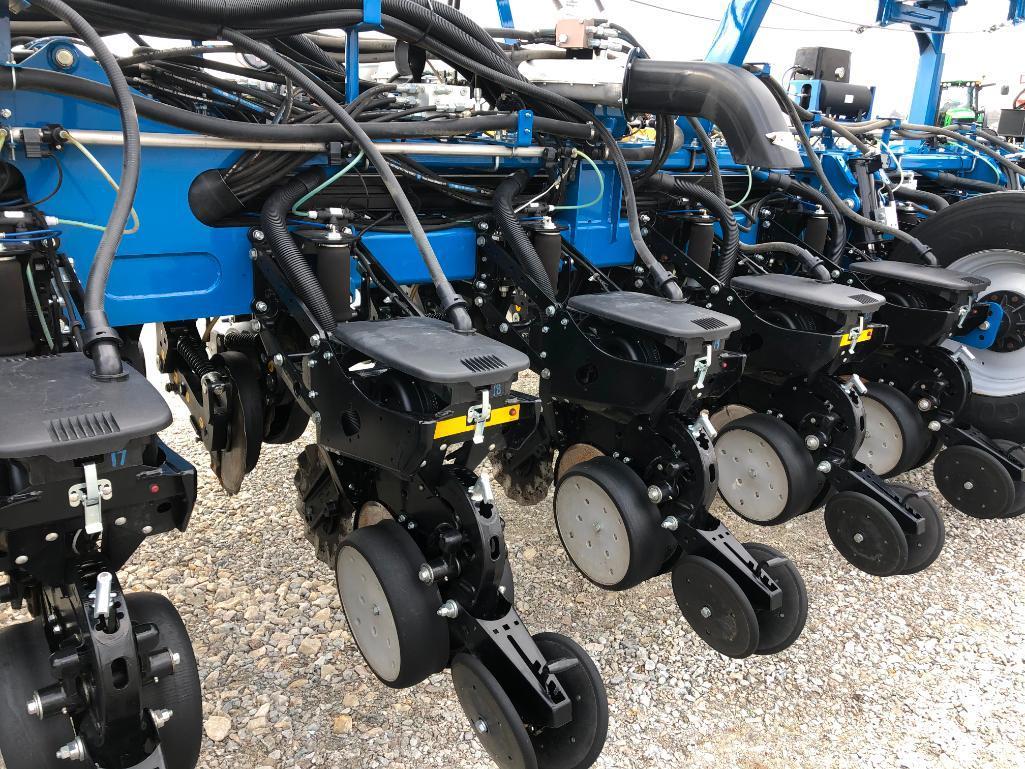 2014 Kinze 4900 24 row 30" planter