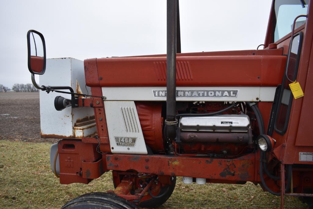 1974 IH 1468 V8 tractor