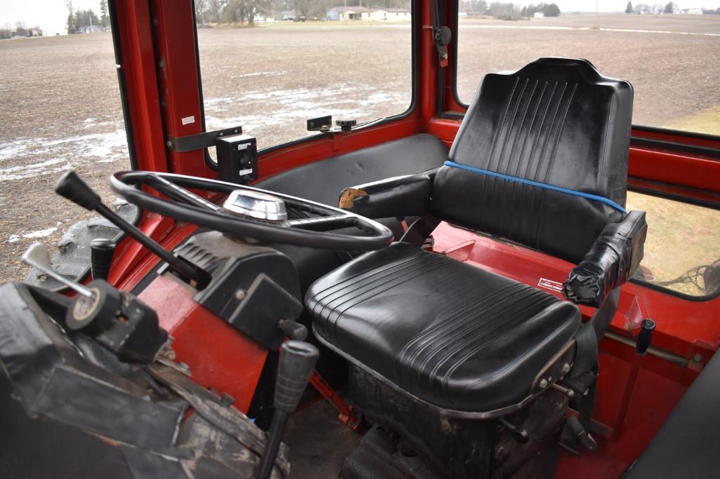 1974 IH 1468 V8 tractor