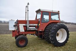 1974 IH 1468 V8 tractor