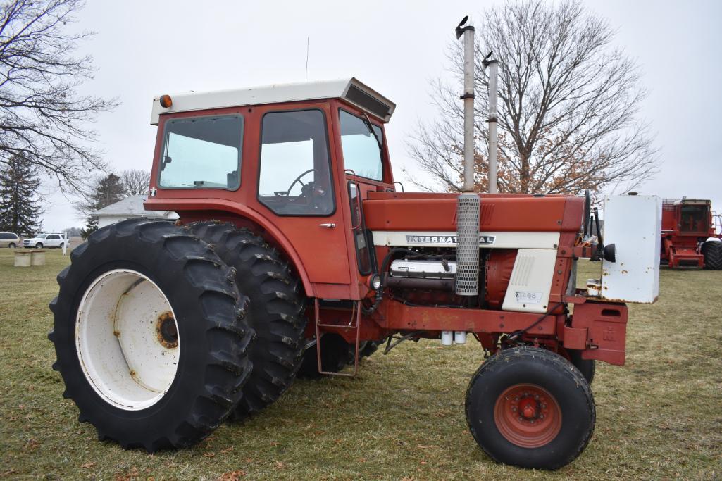 1974 IH 1468 V8 tractor