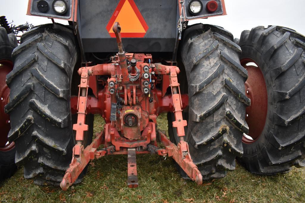 1980 IH 3588 2+2 tractor