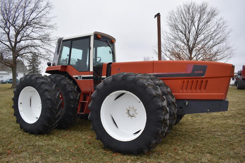 1980 IH 3588 2+2 tractor