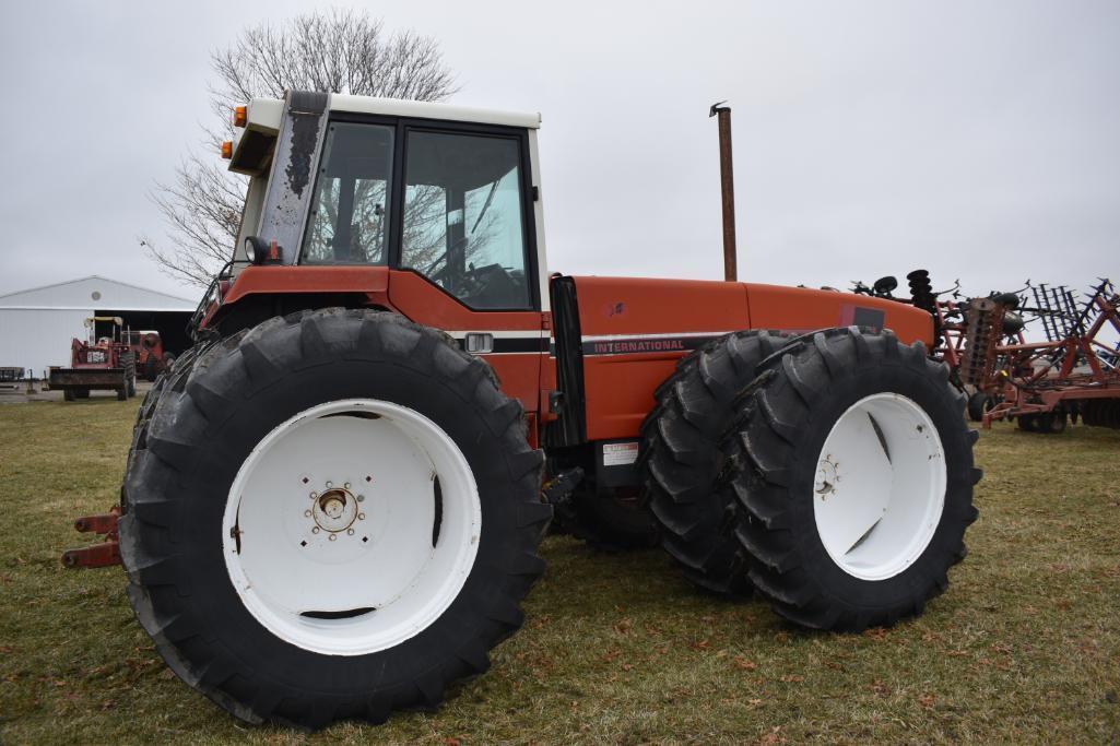 1980 IH 3588 2+2 tractor