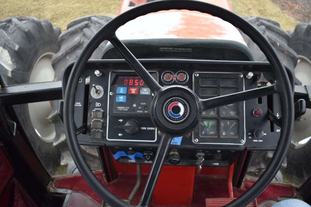 1980 IH 3588 2+2 tractor