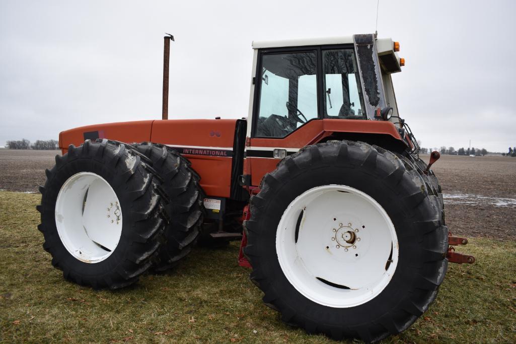 1980 IH 3588 2+2 tractor