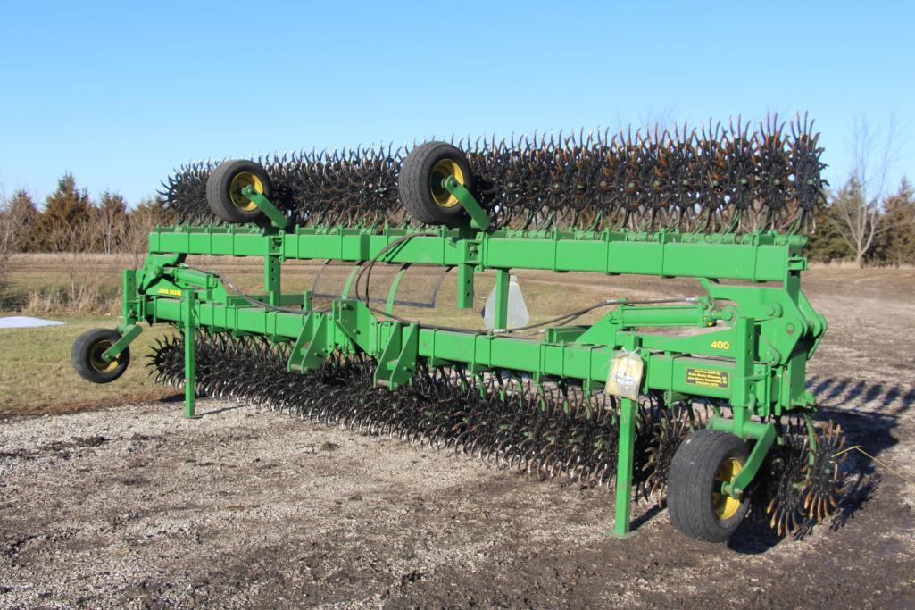 John Deere 400 40' rotary hoe