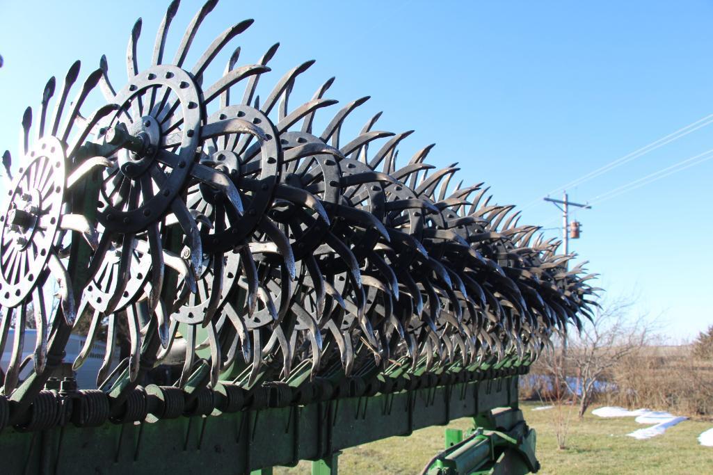 John Deere 400 40' rotary hoe