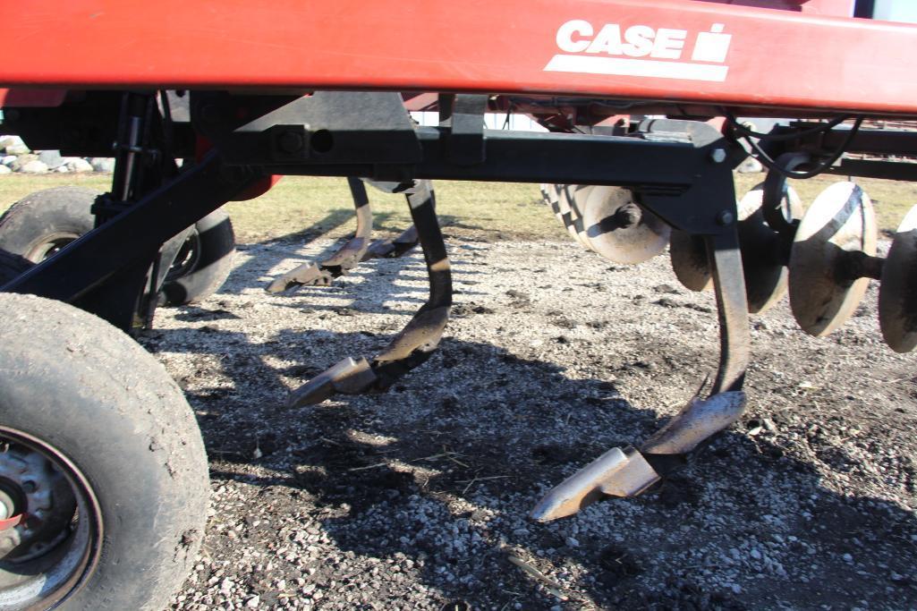 Case IH MRX690 7-shank disc-ripper