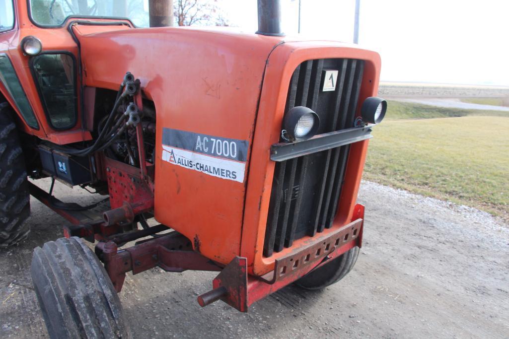 Allis-Chalmers 7000 2wd tractor