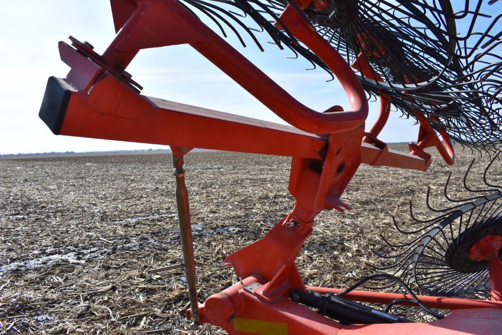 Kuhn SR110 Speedrake 10-wheel rake