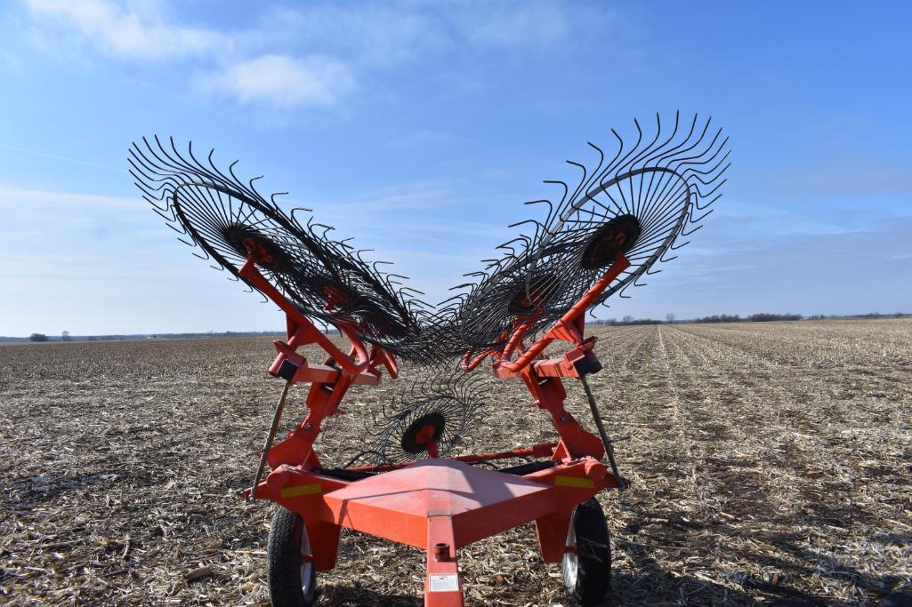 Kuhn SR110 Speedrake 10-wheel rake