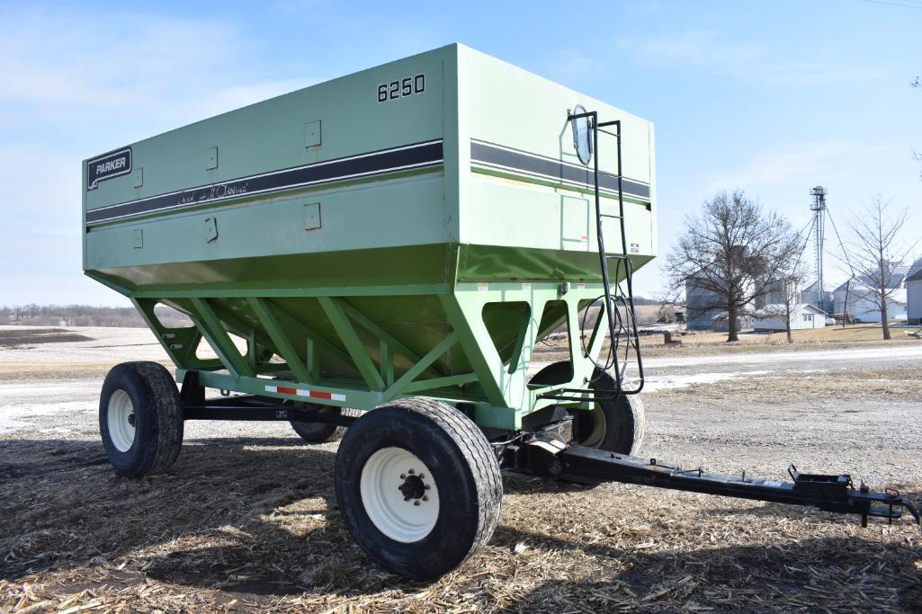 Parker 6250 Grain Chariot gravity wagon