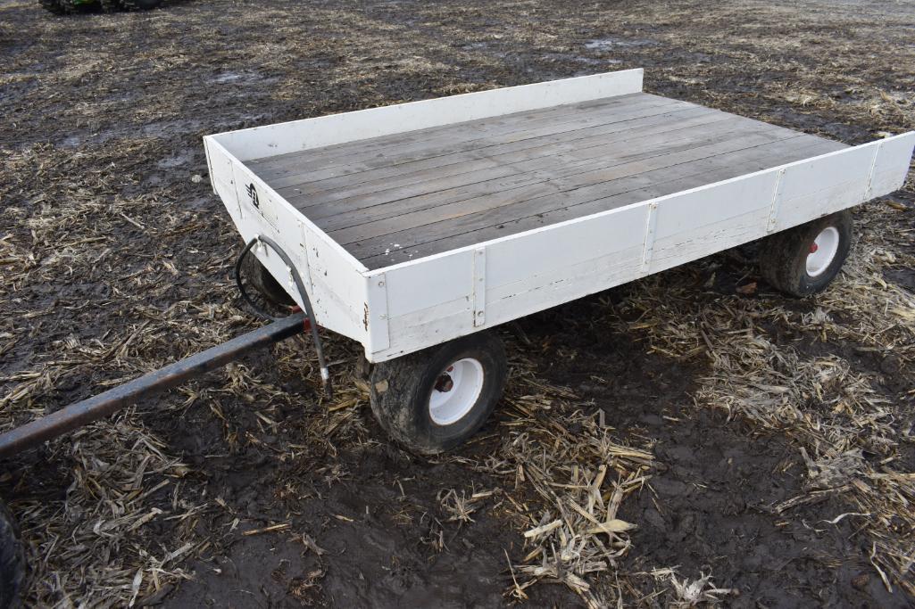 E-Z Trail 5'x8' hayrack