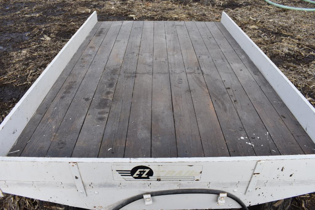 E-Z Trail 5'x8' hayrack