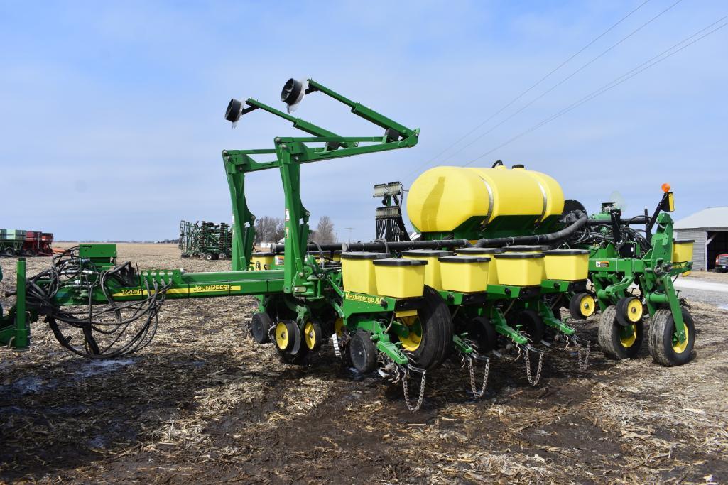 2013 John Deere 1770NT 12 row 30" planter