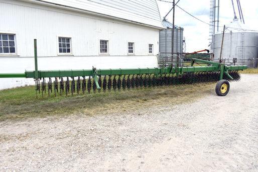 John Deere 400 30' rotary hoe