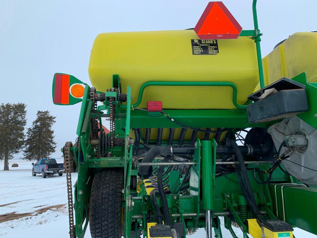 2006 John Deere 1770NT CCS 16 row 30" planter