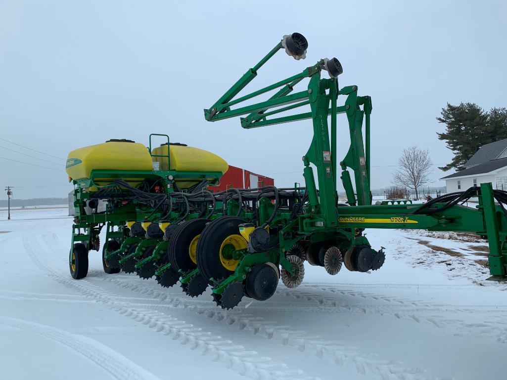 2006 John Deere 1770NT CCS 16 row 30" planter