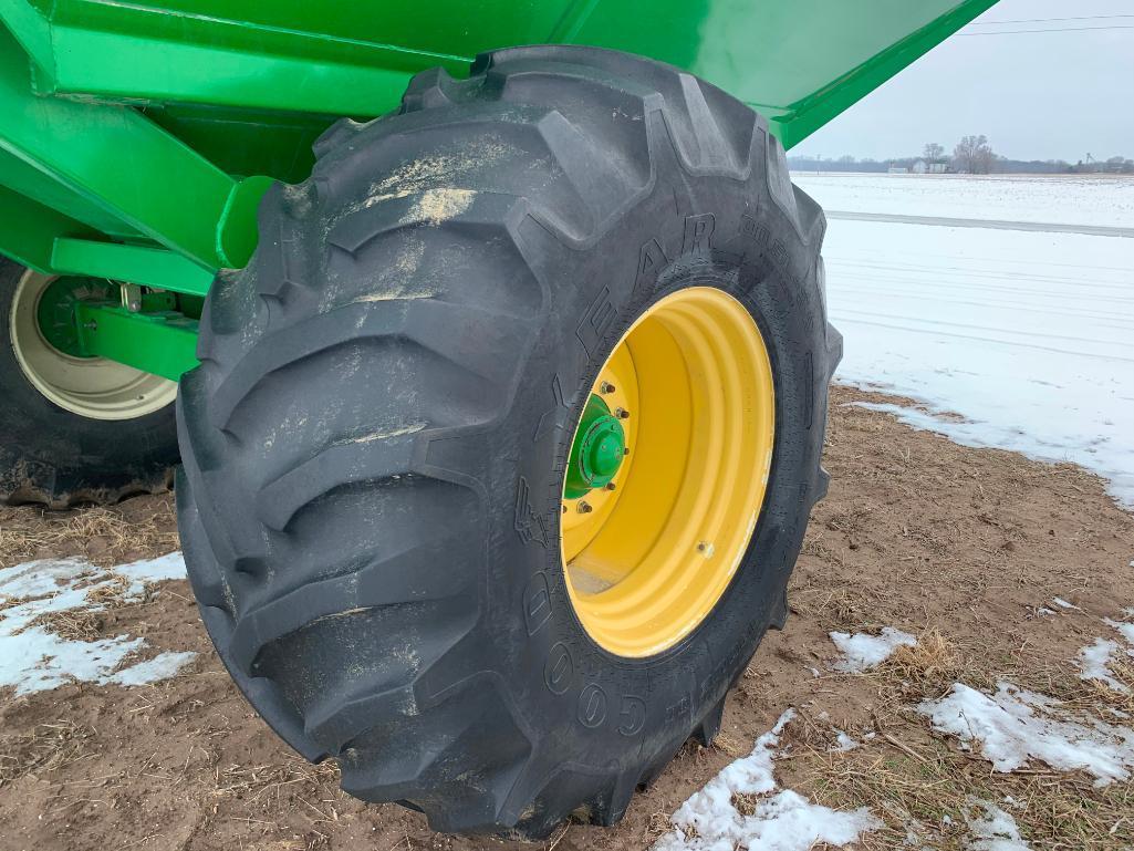 2012 Brent 782 grain cart