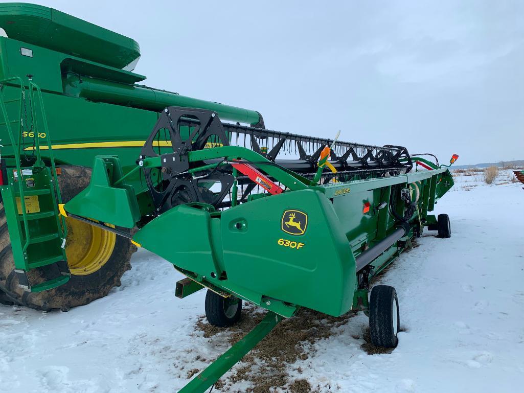 2017 John Deere 630F 30' HydraFlex platform