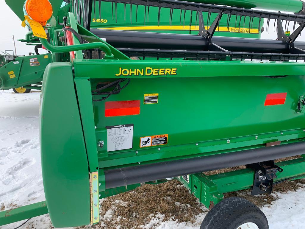 2017 John Deere 630F 30' HydraFlex platform