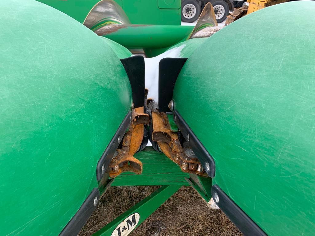 2012 John Deere 608C 8 row 30" corn head