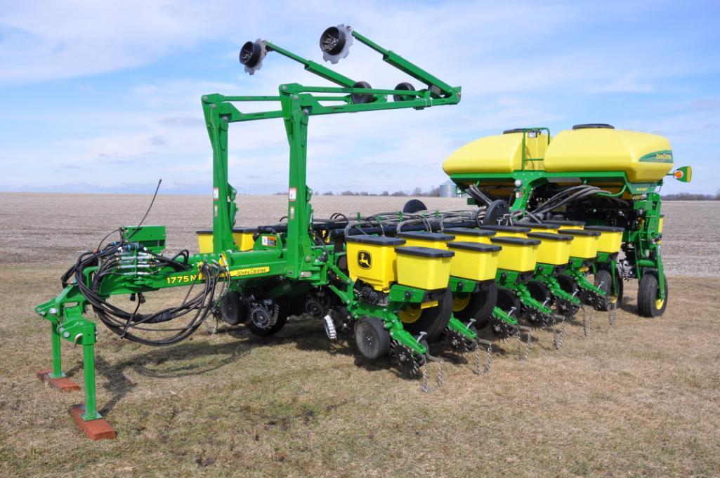 2015 John Deere 1775NT CCS 16 row 30" planter