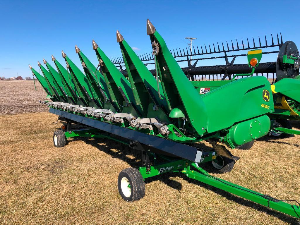 2015 John Deere 608C 8 row 30" corn head