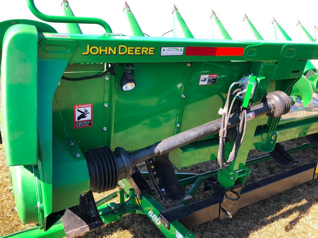 2015 John Deere 608C 8 row 30" corn head