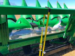 2015 John Deere 608C 8 row 30" corn head