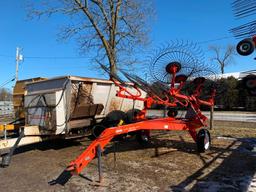 Kuhn SR112 Speedrake 12-wheel rake