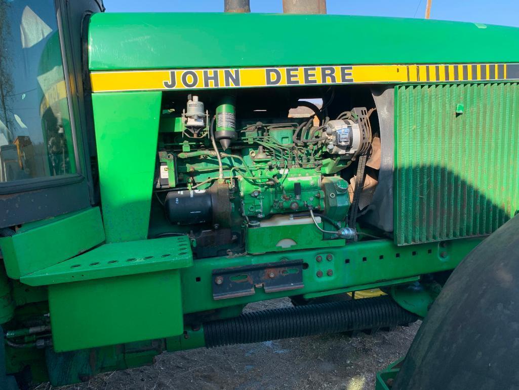 John Deere 4450 MFWD tractor