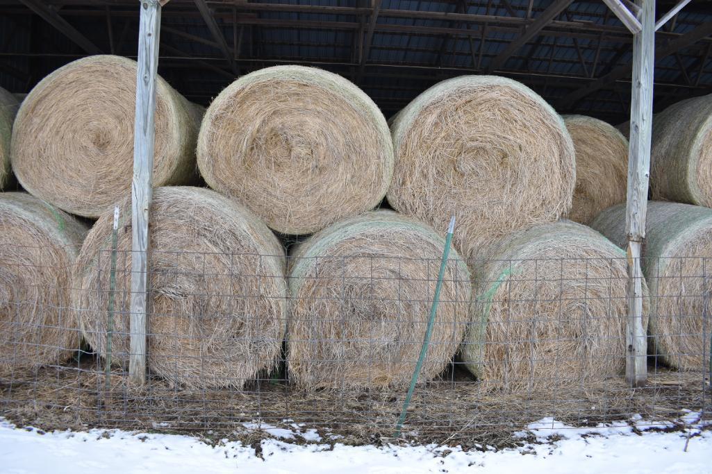 (14) 2019 first cutting grass round bales