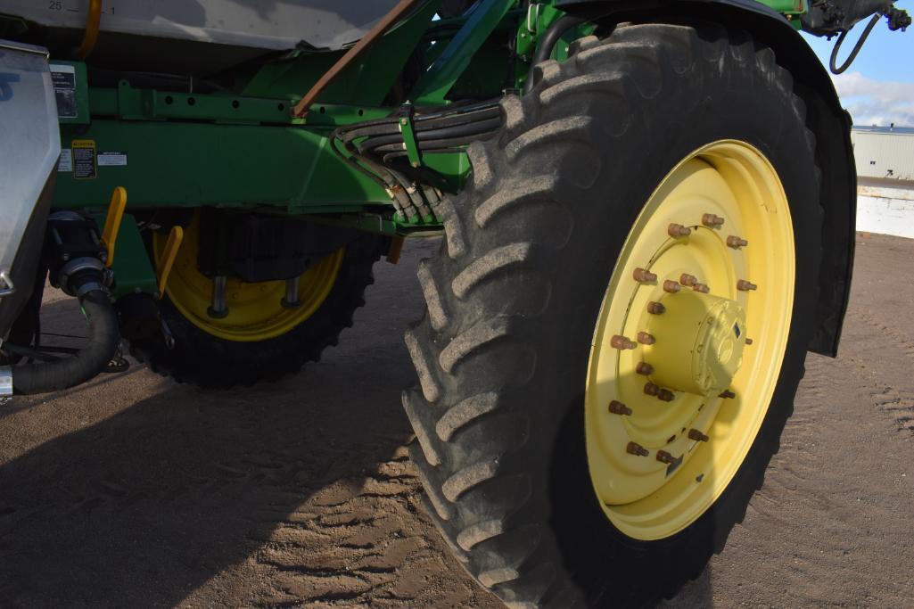 2012 John Deere 4940 self-propelled sprayer