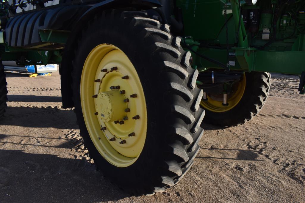 2012 John Deere 4940 self-propelled sprayer