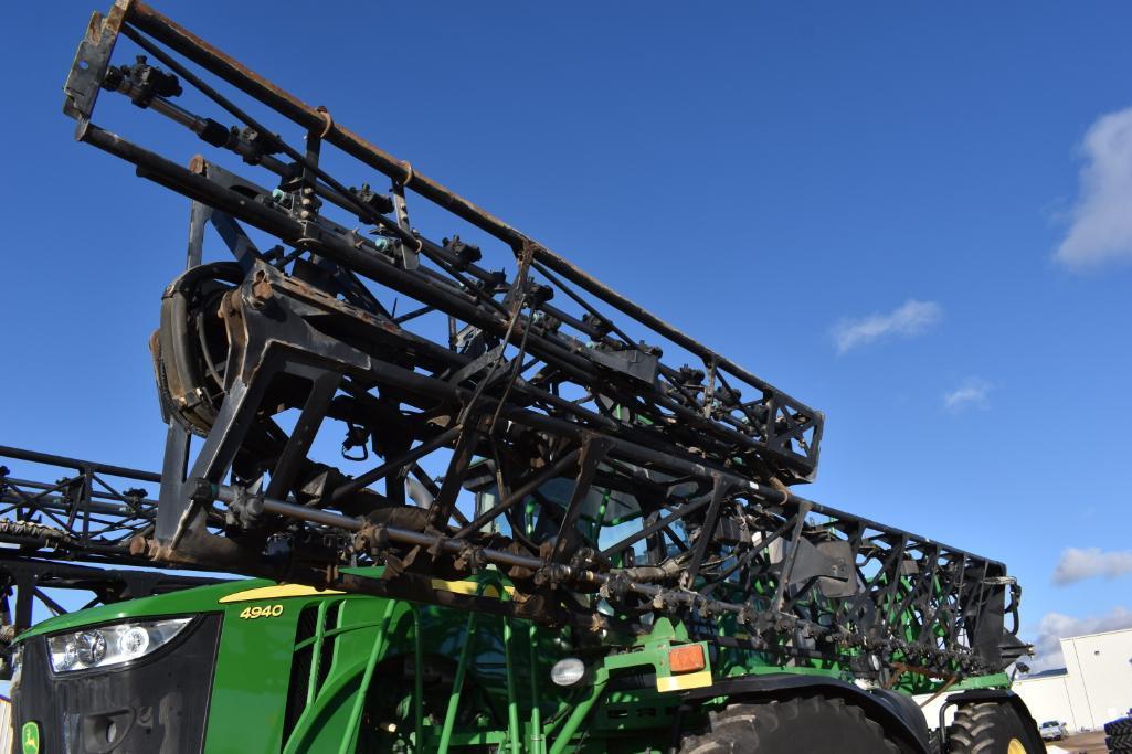 2012 John Deere 4940 self-propelled sprayer